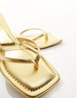 Heatwave toe thong kitten heeled sandals in gold