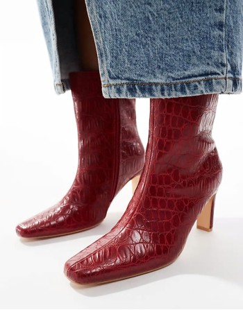 Polaris sqaure toe heeled ankle boots in red