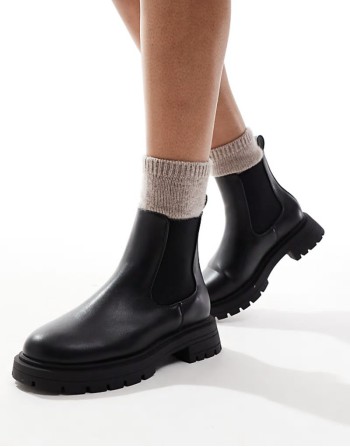 Adjust chunky chelsea boots in black