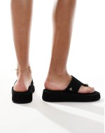 gold toe ring detail platform sandals in black